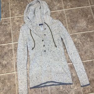 Patagonia Cream Hoodie Sweater Medium